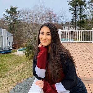 Meet your Posher, Maya